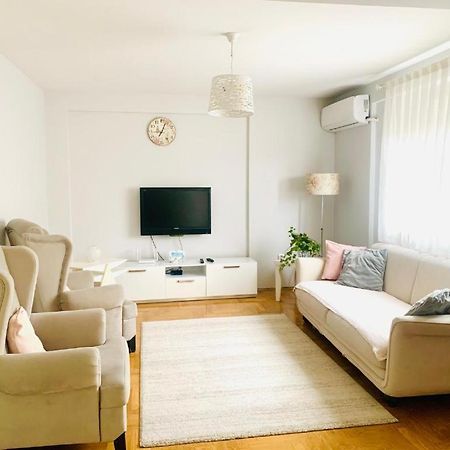 Cozy City Center Apartment พริเซรน ภายนอก รูปภาพ