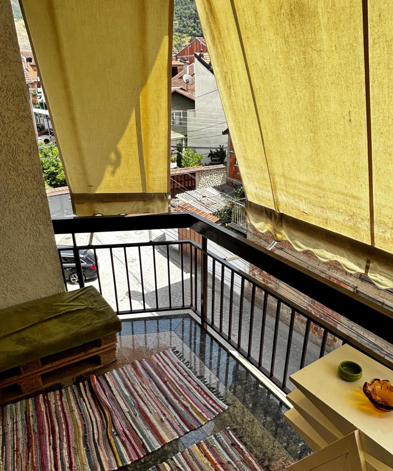 Cozy City Center Apartment พริเซรน ภายนอก รูปภาพ